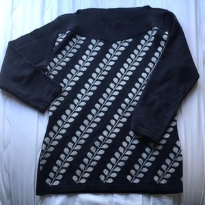 Medium sleeve boat neck shirt